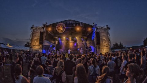 Die Bühne auf dem Hütte Rockt Festival 2016